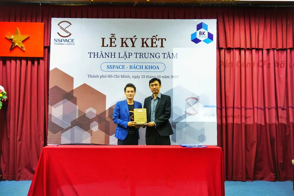 ký kết hợp tác sspace_bachkhoa