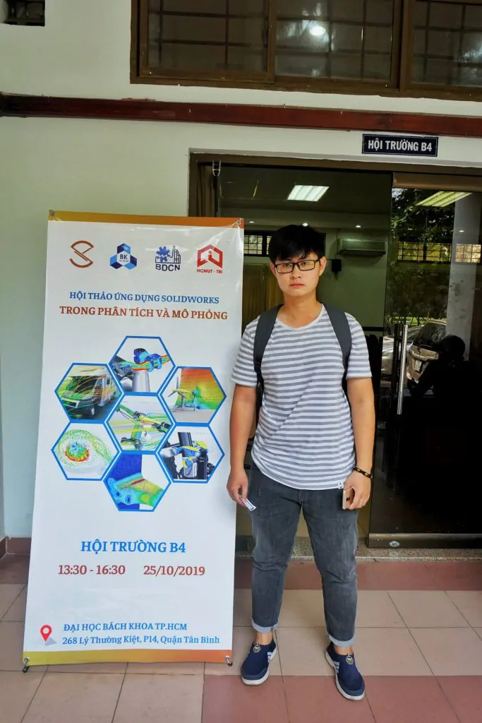 sinh viên tham gia hội thảo