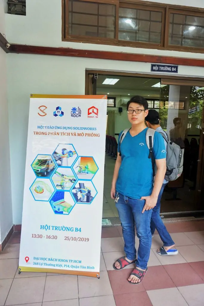 sinh viên tham gia hội thảo