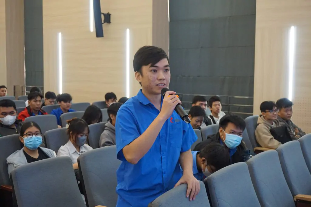 đặt câu hỏi cho diễn giả 2