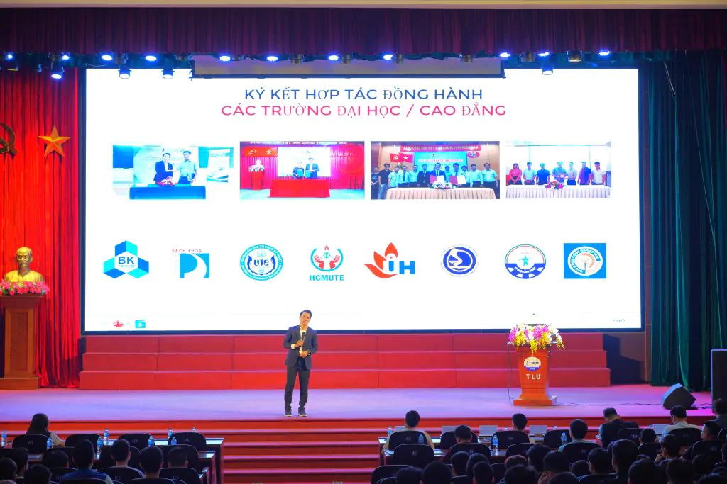 diễn giả phát biểu